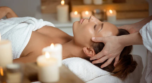 Green Leaf Massage nổi bật với dịch vụ massage Khương Thượng mang đến sự thư giãn tuyệt đối