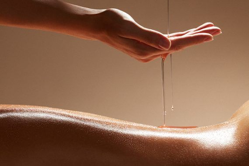 Massage long biên - Cảm giác thư giãn tối đa