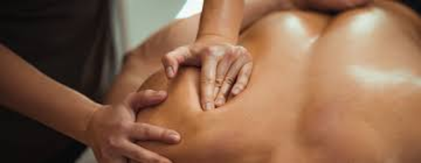 massage-nuru-giang-van-minh-4.png