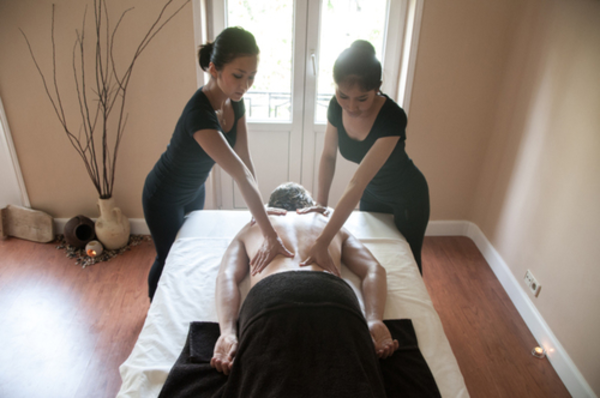 massage-nuru-giap-bat-3.png