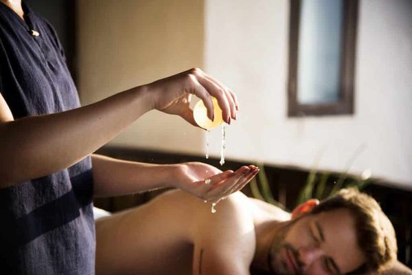 massage-nuru-giap-bat-6.png