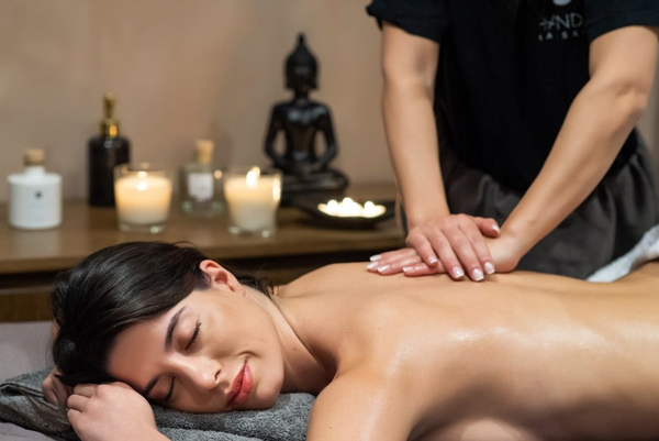 massage-nuru-hoang-quan-chi-2.png