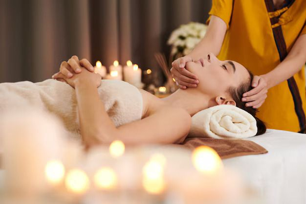 massage-nuru-khuc-thua-du-1.png