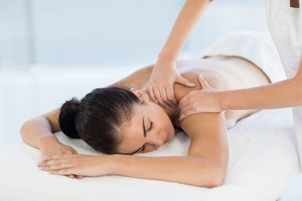 massage-nuru-nguyen-nhu-uyen-3.png