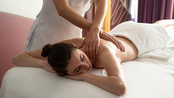 massage-nuru-nguyen-thi-due-6.png