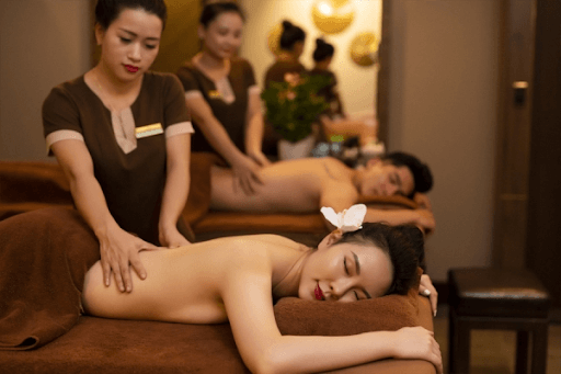 Massage trị liệu cổ vai gáy