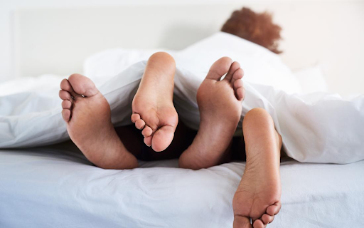 Nguyên nhân gây bủn rủn tay chân sau khi quan hệ