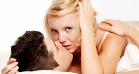 Phụ nữ quan hệ nhiều có nhanh già không?