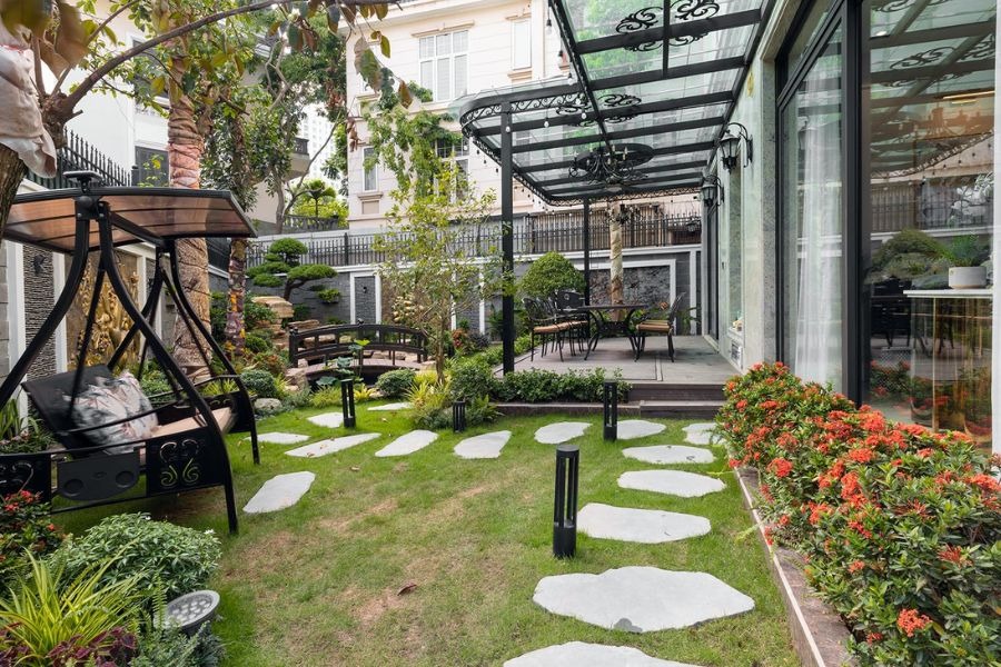 Thiết kế sân thượng thành góc cà phê ngoài trời độc đáo