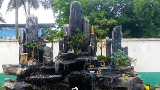 Hòn non bộ hiện đại tạo không gian thư thái cho gia đình