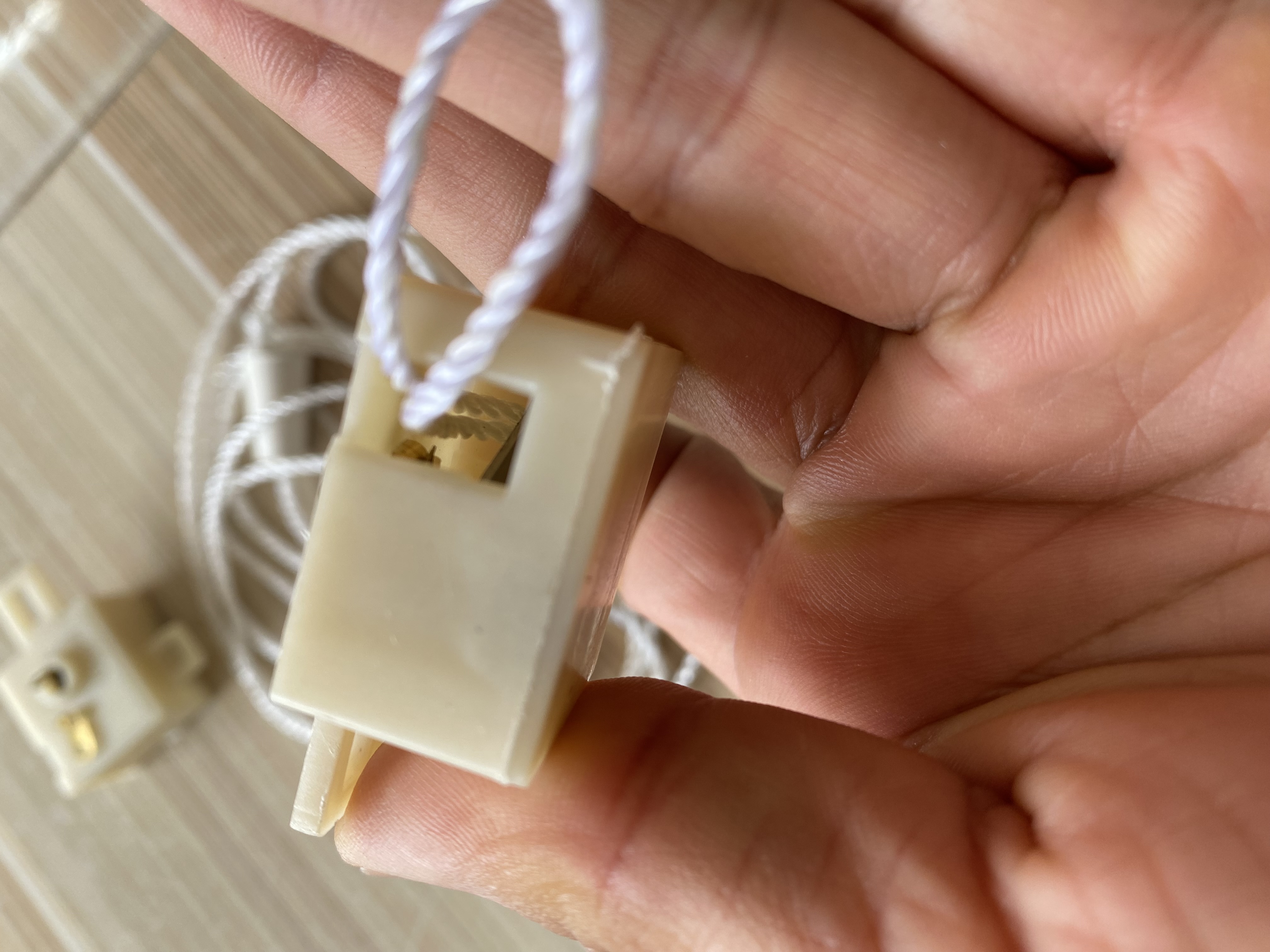 Công tắc khiển quạt treo 2 dây đứng và quay cổ kèm dây giật
