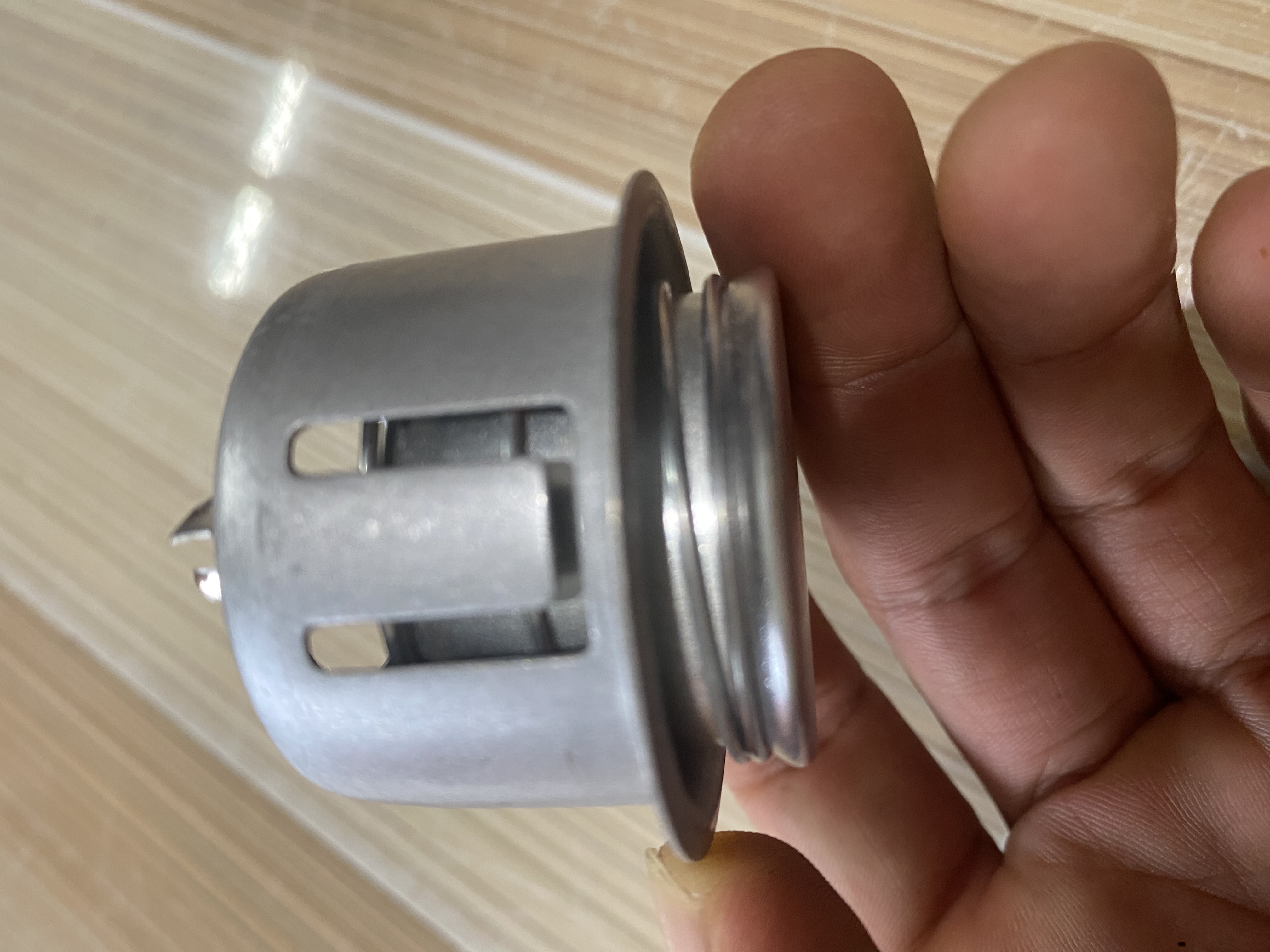 Rún tự động nồi cơm hộp đỏ mặt vàng