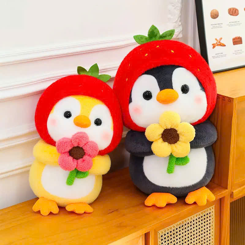 ĐG 30cm Cánh Cụt Mũ Dâu Cầm Hoa