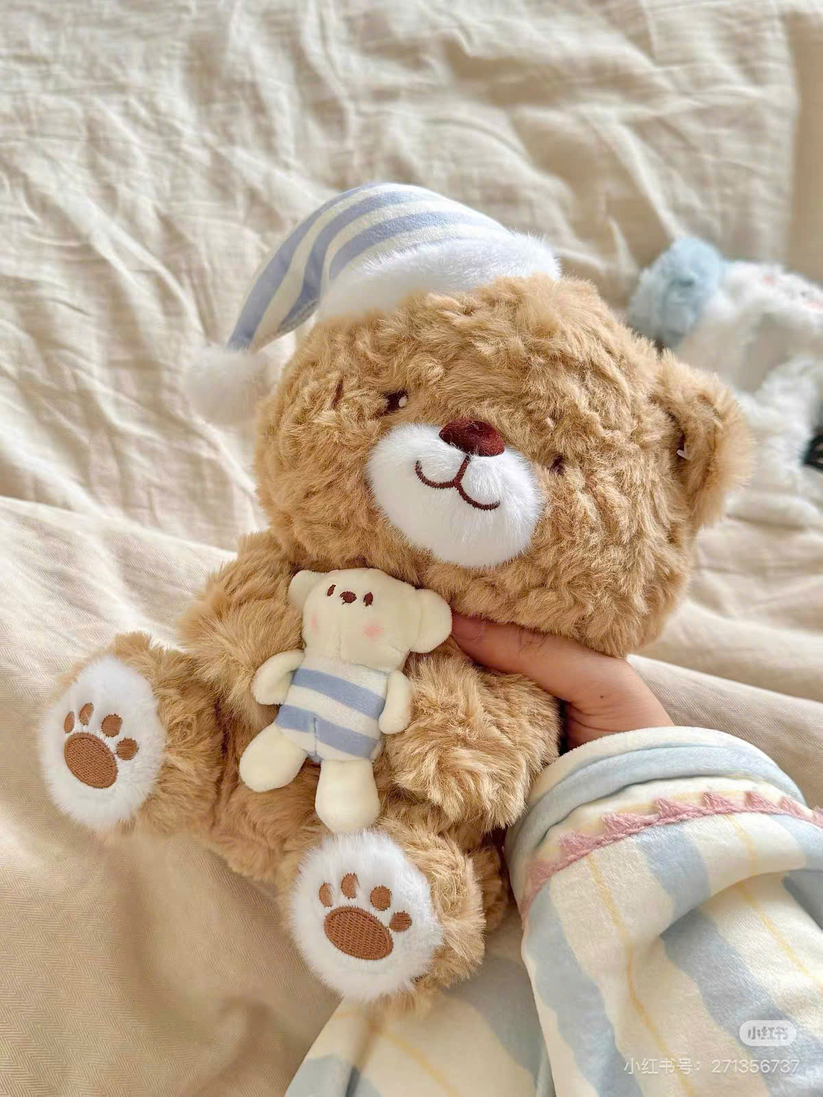ĐG 30cm Gấu Mũ Kẻ