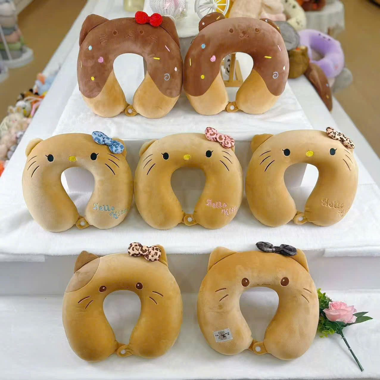 Gối Cổ Cao Su Kitty Nâu