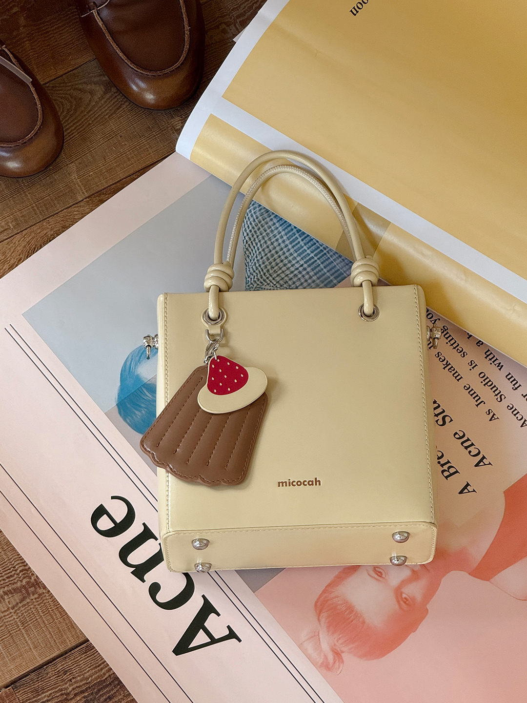 Túi MICOCAH Winona Chính hãng dáng cakebox kèm charm đeo chéo