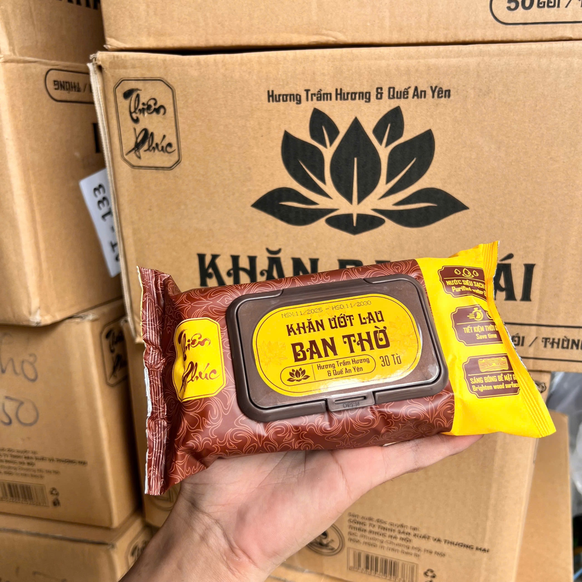 Khăn Ướt Bao Sái Lau Ban Thờ Hương Trầm Quế Tự Nhiên , Nhẹ Nhàng Làm Sạch Ban Thờ Và Dụng Cụ Thờ Cúng - Gói Khăn Ướt Hương Trầm Lau Bàn Thờ - Giá Sỉ