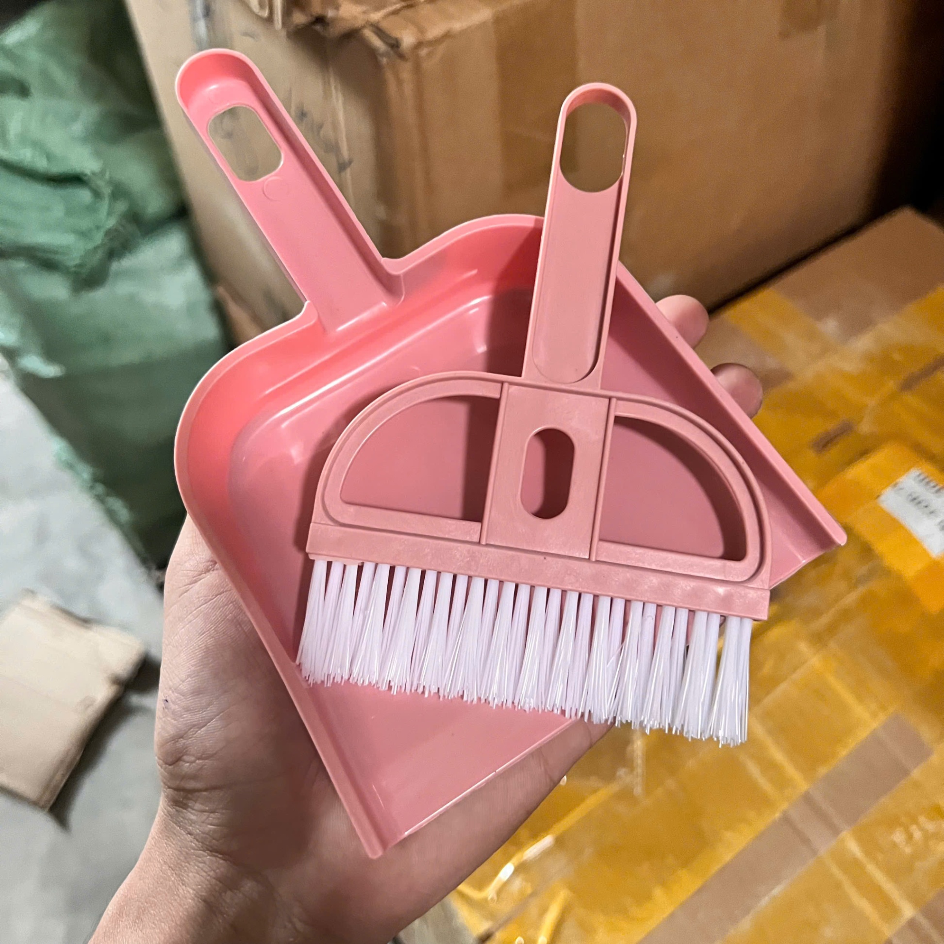 Bộ Chổi Quét Bụi Và Ki Hốt Rác Mini Tiện Dụng Phù Hợp Quét Máy Tính, Bàn Ghế Văn Phòng - Bộ Chổi Quét Bụi - Giá Sỉ