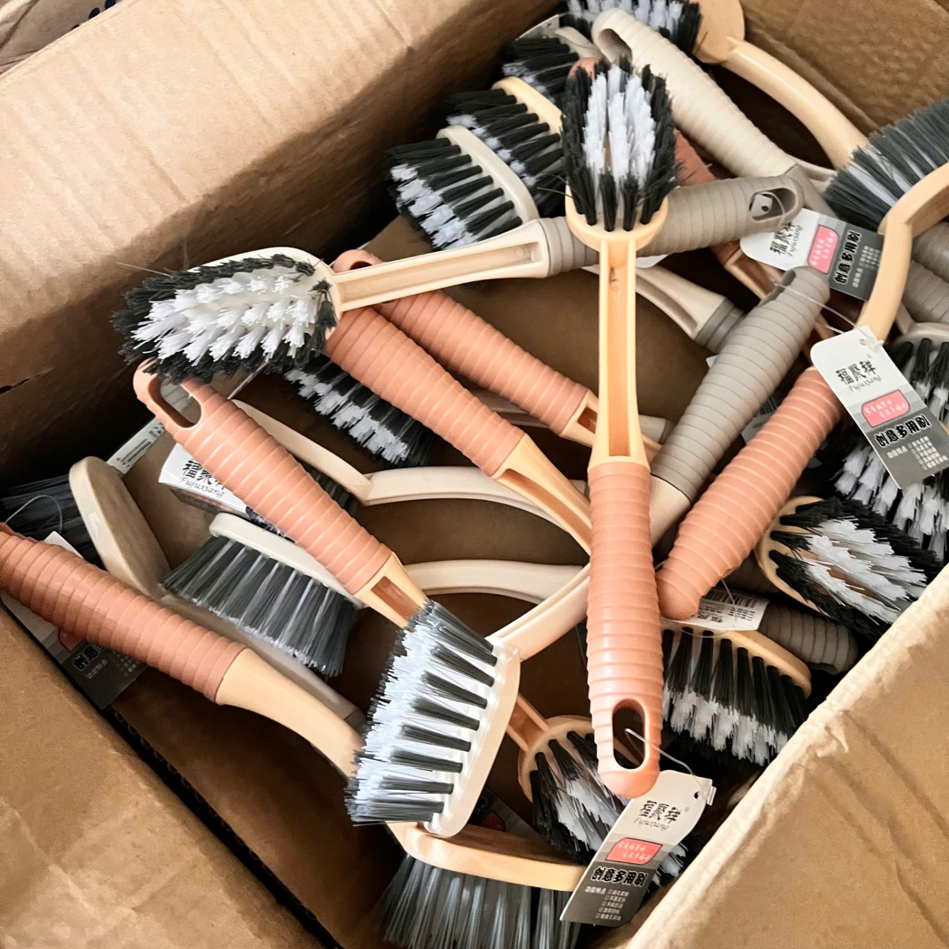 Bàn Chải Chà Sàn Vệ Sinh Nhà Tắm Cán Dài Dẻo Dai Lông Cứng THICK Tiện Dụng Cho Gia Đình