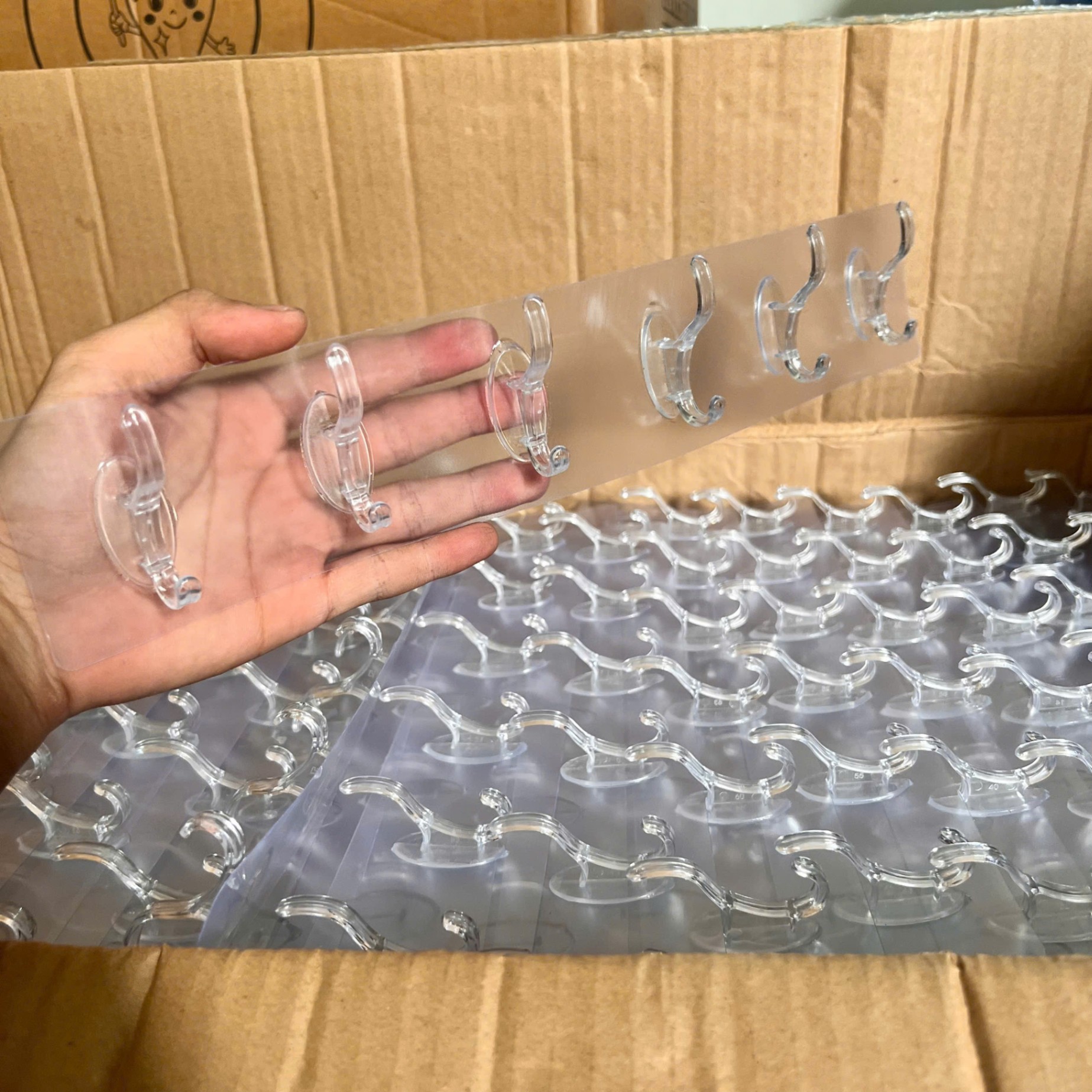 Vỉ 6 Móc Dẻo Dán Tường Siêu Dính - Móc Dán Tường Siêu Dính - Giá Sỉ