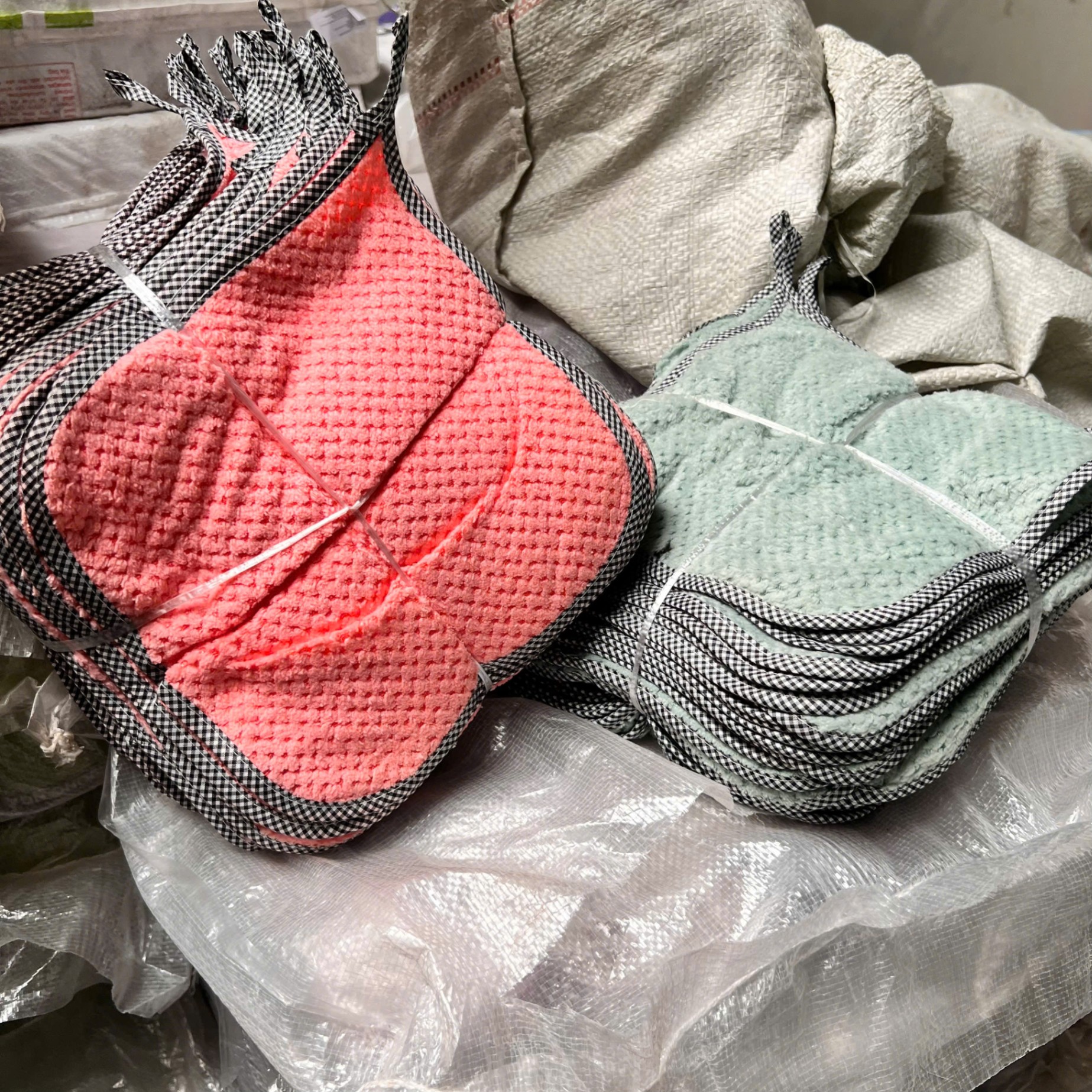 Khăn Lau Bếp Viền Có Quai Treo 25x25CM - Khăn Bông Lau Bếp, Khăn Lau Tay, Lau Chén Bát 2 Mặt Chất Liệu Sợi Cotton Mềm Thấm Hút Tốt Có Lỗ Treo - Giá Sỉ
