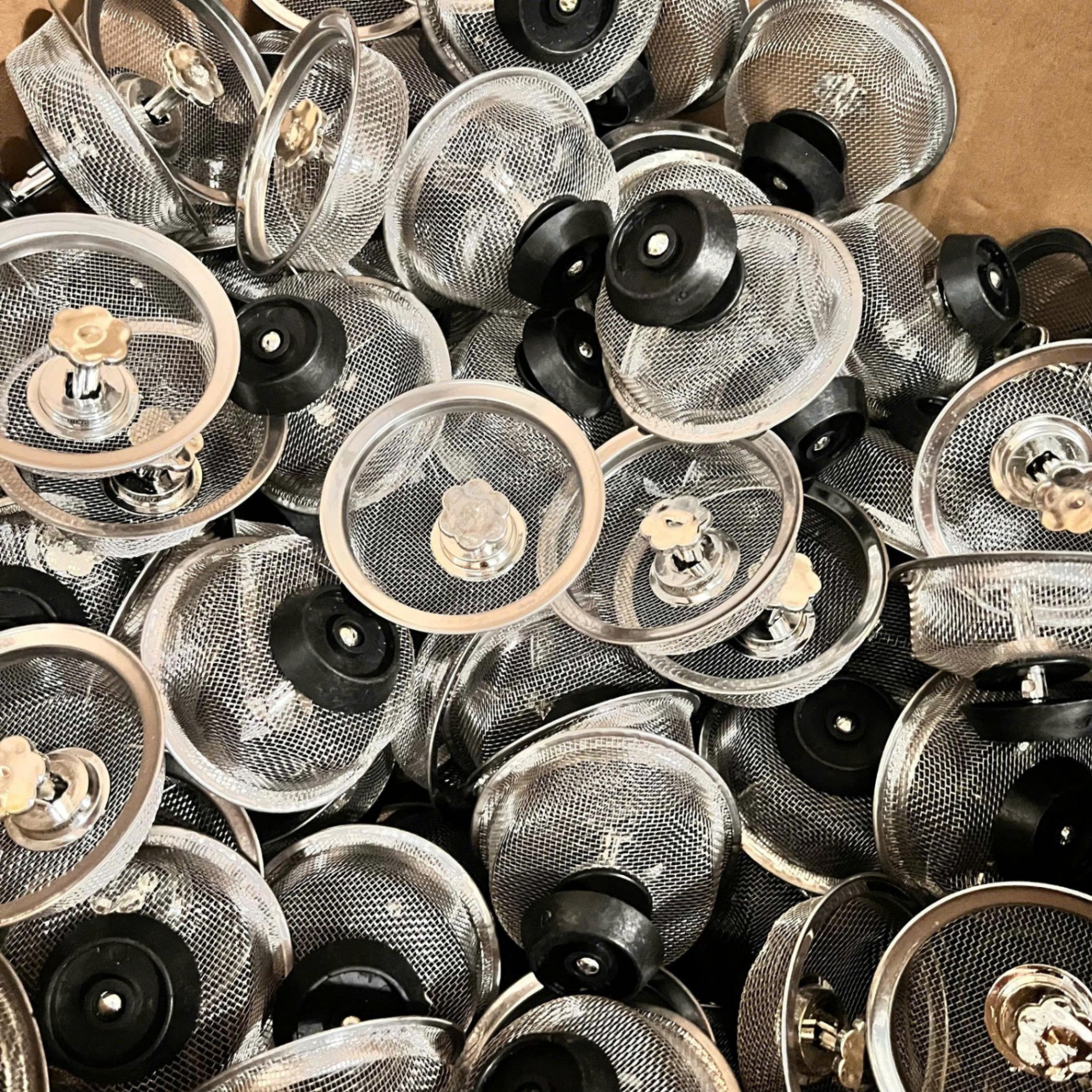 Lọc Rác Inox Có Nút Nhấn Thoát Nước - Nắp Lọc Rác Bồn Rửa Chén Bằng Thép Không Gỉ - Lưới Lọc Rác - Nắp Lọc Rác Bồn Rửa Chén Bằng inox Tiện Dụng Cho Nhà Bếp - Giá Sỉ