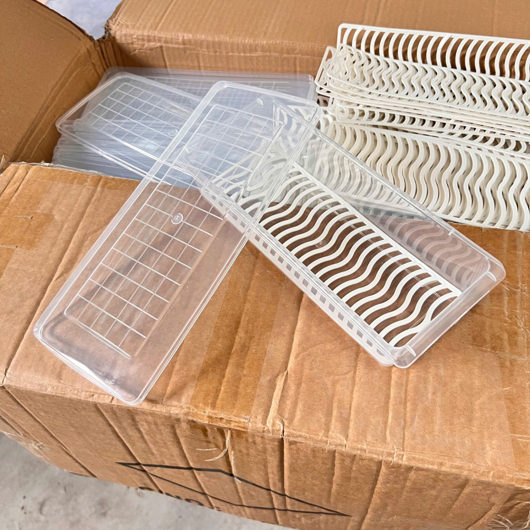 Hộp Nhựa Đựng Thực Phẩm Việt Nhật 6586 Trong Suốt Có Khay Ráo Nước – Hộp Nhực Đựng Thực Phẩm Đa Năng Tiện Ích