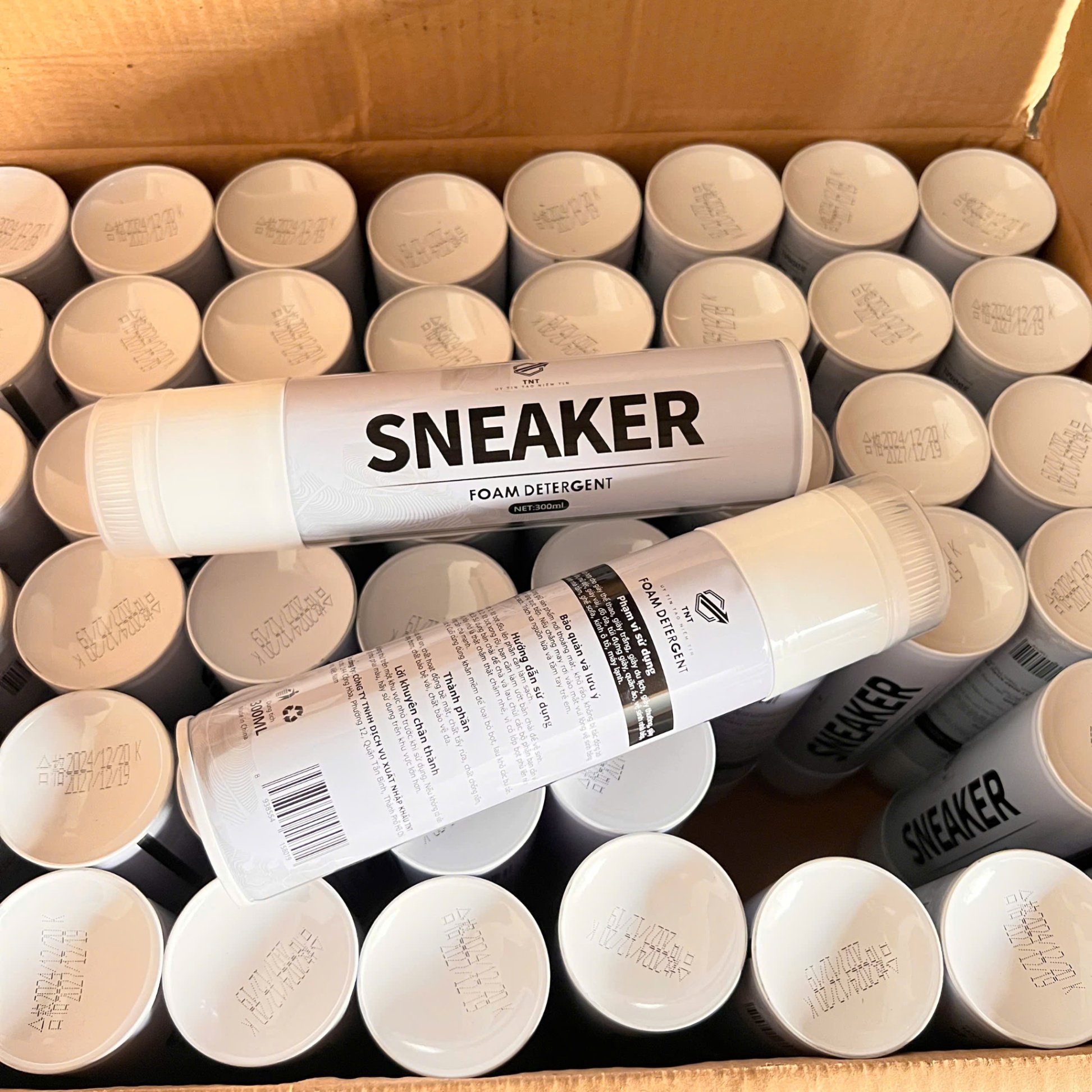Chai Tẩy Giày SNEAKER Đa Năng Tiện Lợi - Tẩy Trắng Giày Bọt Tuyết - Giá Sỉ