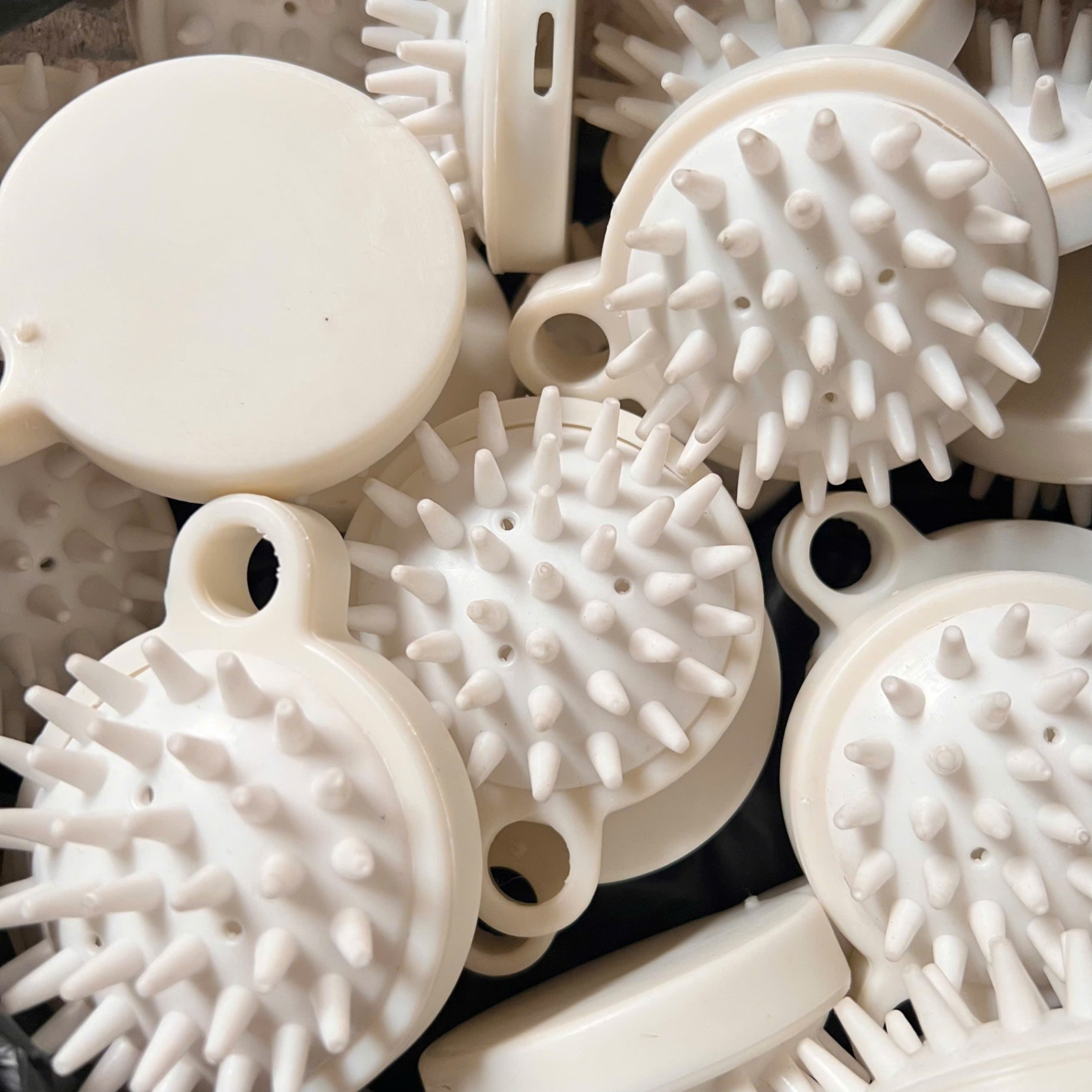 Lược Gội Đầu Silicon Muji - Giúp Mát Xa Da Đầu, Thoải Mái, Ngăn Ngừa Gãy Rụng Tóc Hàng Nhật - Giá Sỉ