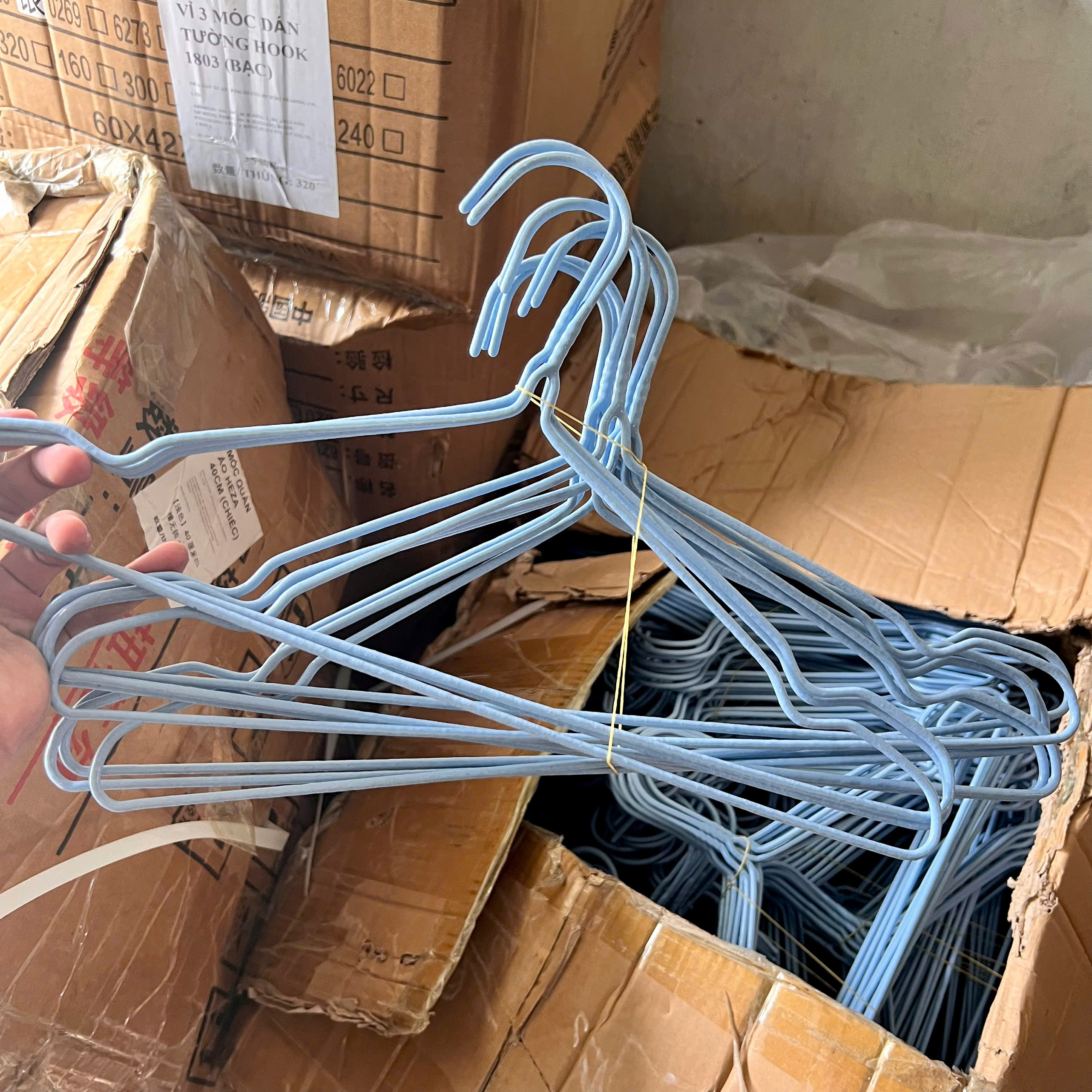 Combo 10 Cái Móc Treo Quần Áo Bọc Nhựa Toàn Thân - Móc Cố Định Quần Áo 40cmx20 cm - Giá Sỉ