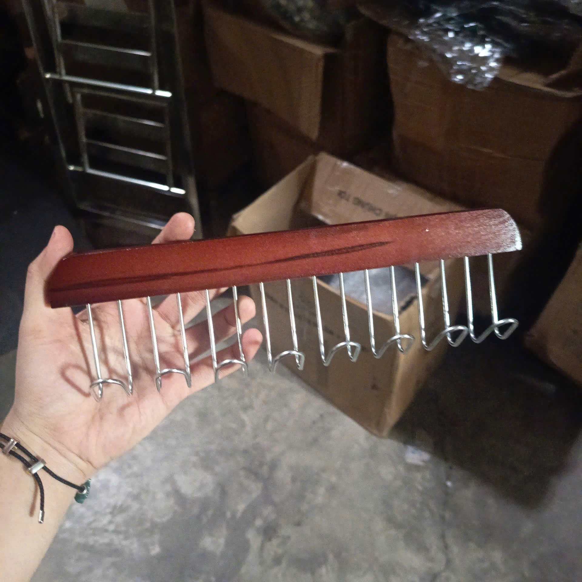 Móc Treo Gỗ Đa Năng 8 Móc – Treo Đồ Lót, Cà Vạt, Thắt Lưng, Khăn – Xoay 360° Gọn Gàng Tiện Dụng - Giá Sỉ