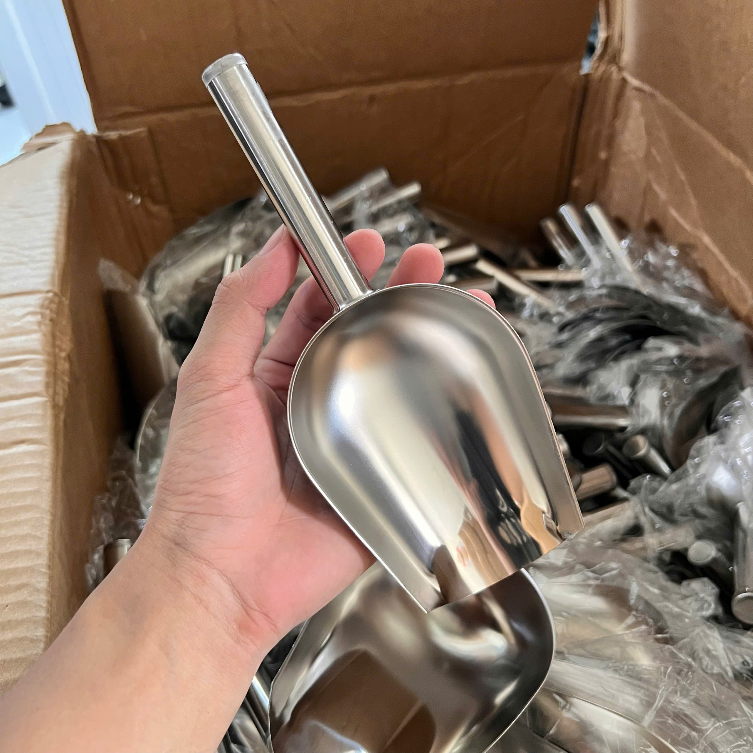 Vá Xúc Đá Inox 22Cm - Muôi Xúc Đá Inox - Dụng Cụ Xúc Đá - Xẻng Xúc Đá Inox Không Gỉ - Giá Sỉ