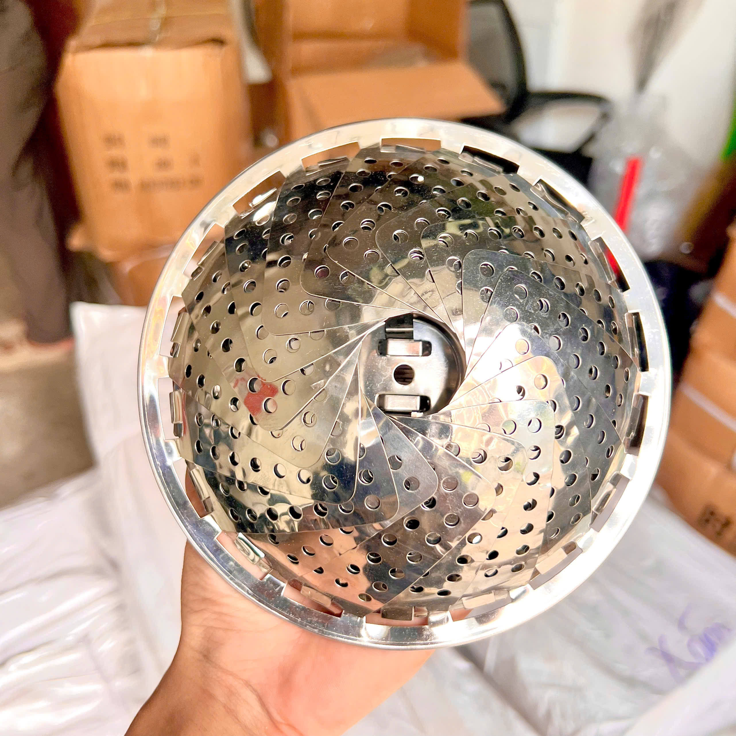 Vỉ Hấp Inox 23Cm Xòe Cánh Đa Năng 3 Chân Hấp Bánh, Bánh Bao, Đồ Ăn - Giá Sỉ