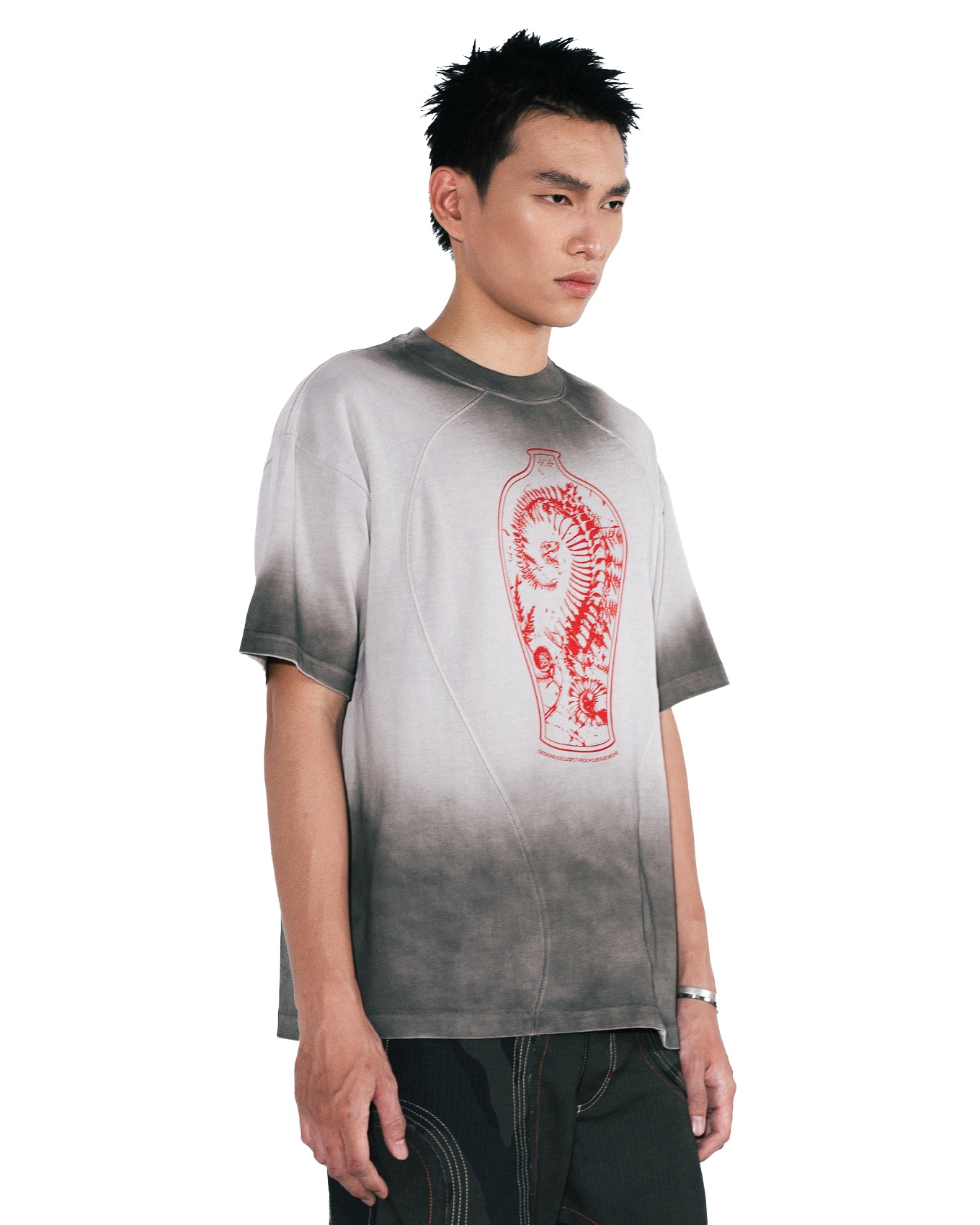 TR: Vase T- Shirt - Black Washed - RED
