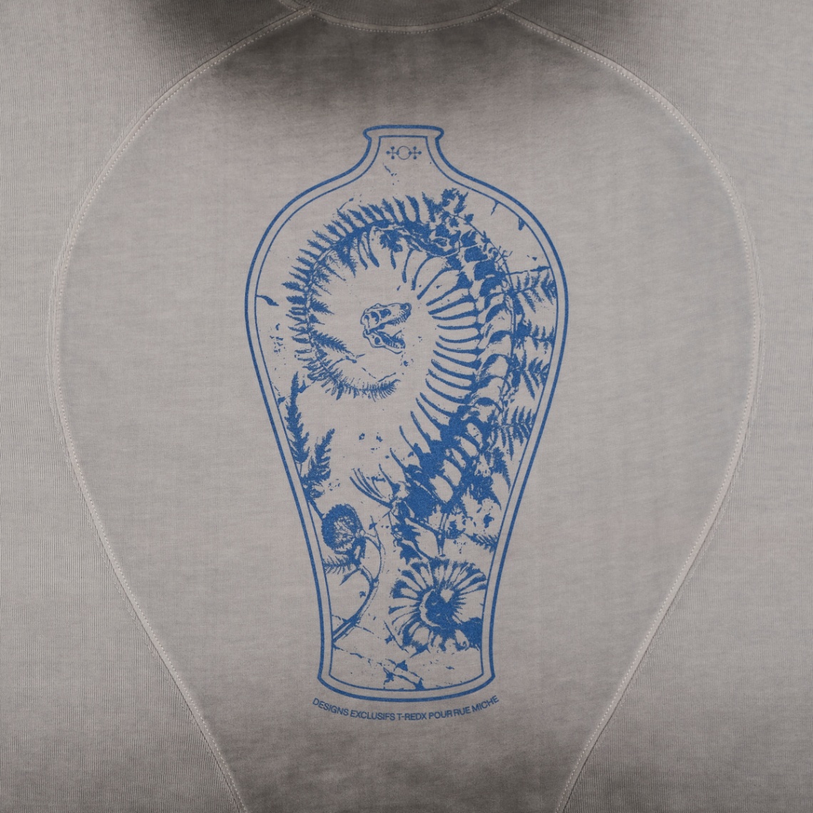TR: Vase T- Shirt - Black Washed - BLUE