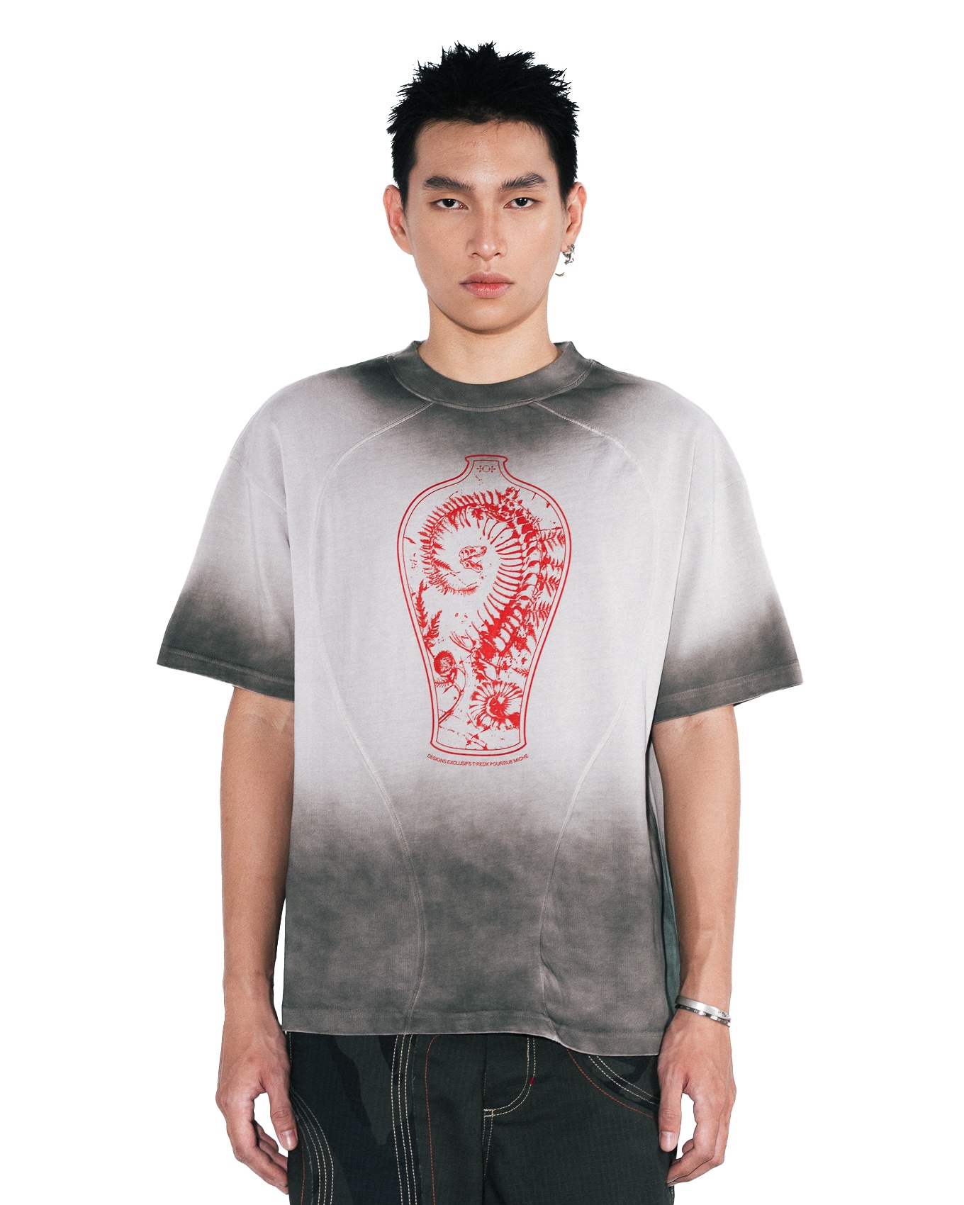TR: Vase T- Shirt - Black Washed - RED