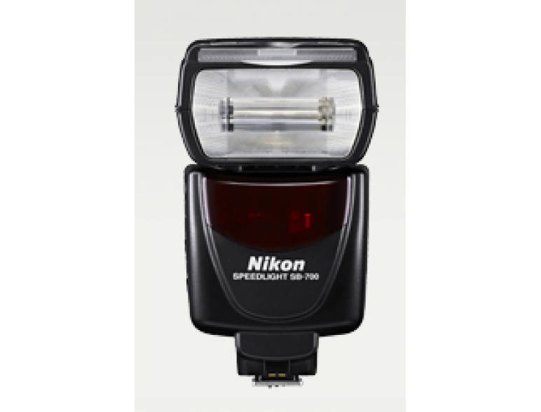 den-flash-nikon-speedlight-sb700-cu-3tr5-6267.png