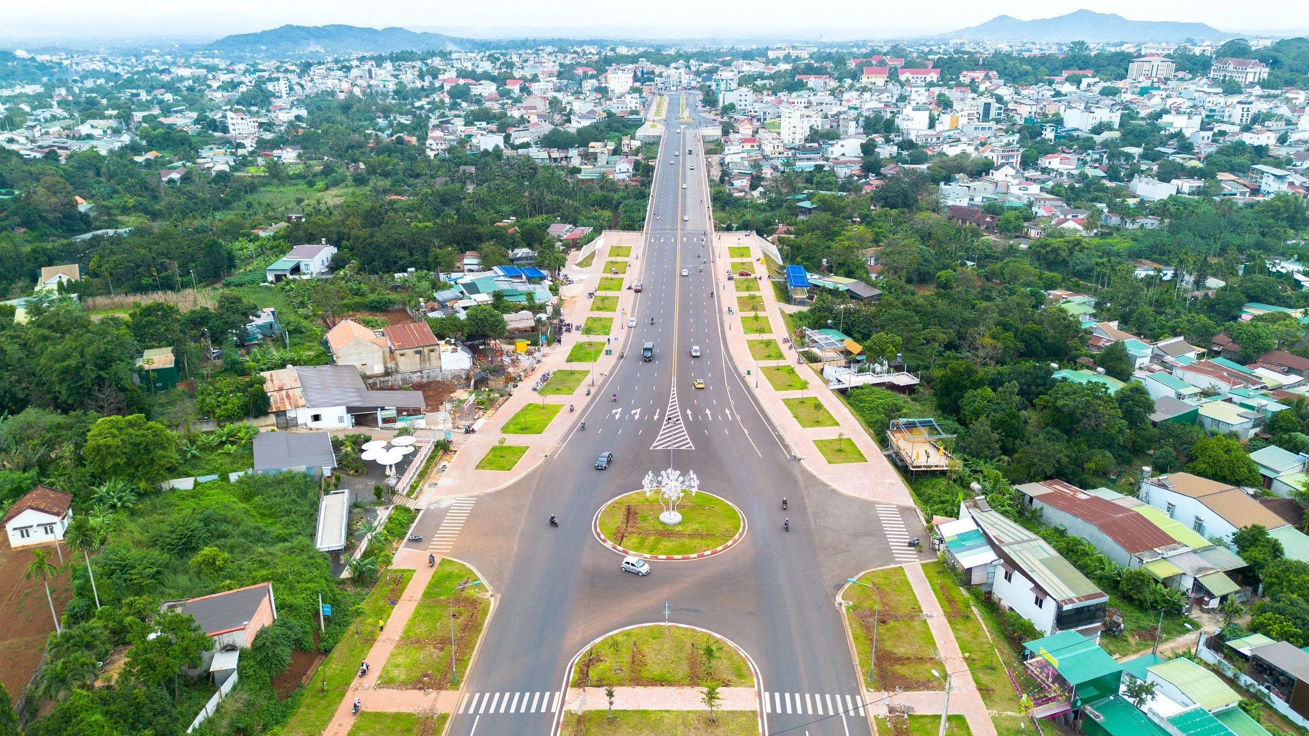 Đại lộ Đông Tây có gì đặc biệt mà ai đến Buôn Ma Thuột cũng phải check-in?