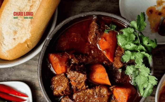Nấu ăn cuối tuần: Bò kho + Bánh mì hấp dẫn