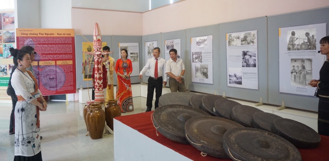 Nghe-cai-chieng-ke-chuyen-Mot-Tay-Nguyen-song-dong-giua-dai-ngan_image-1.png