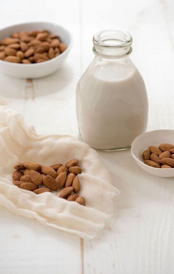 SỮA HẠNH NHÂN KHÔNG ĐƯỜNG ORGANIC KIRKLAND SIGNATURE ORGANIC UNSWEETENED ALMOND VANILLA (THÙNG 6 HỘP X 946ML)