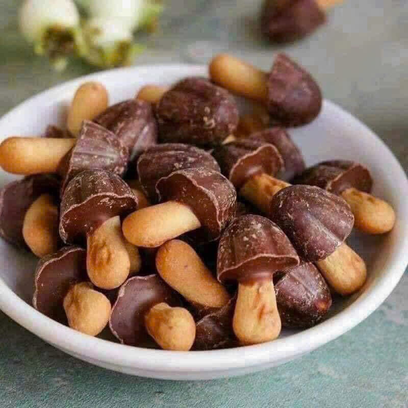 Meiji Chocorooms - Mũ sô cô la với bánh quy giòn, Hộp 24 Gói - Sôcôla Đậm Đà & Bánh Giòn Tan