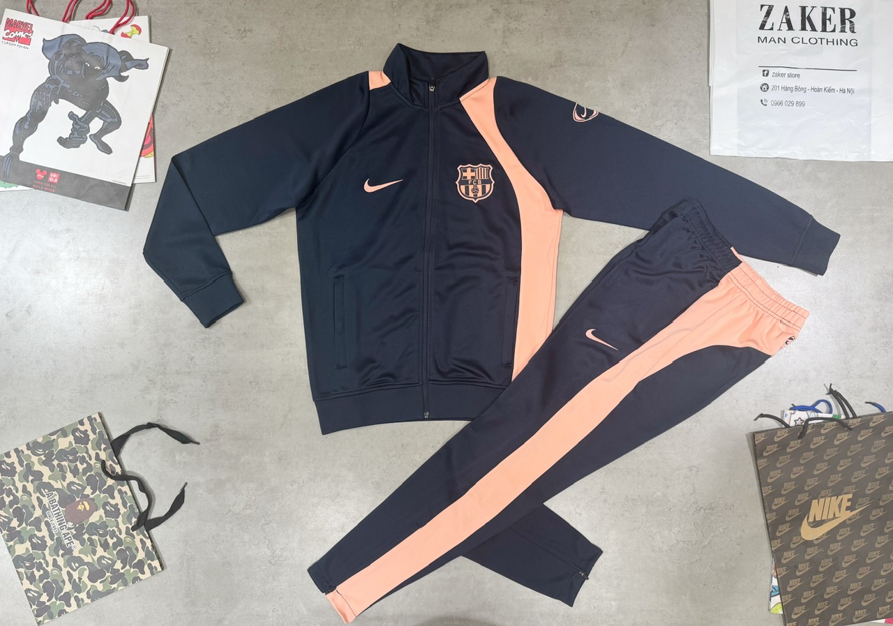Bộ khoác barca 24/25