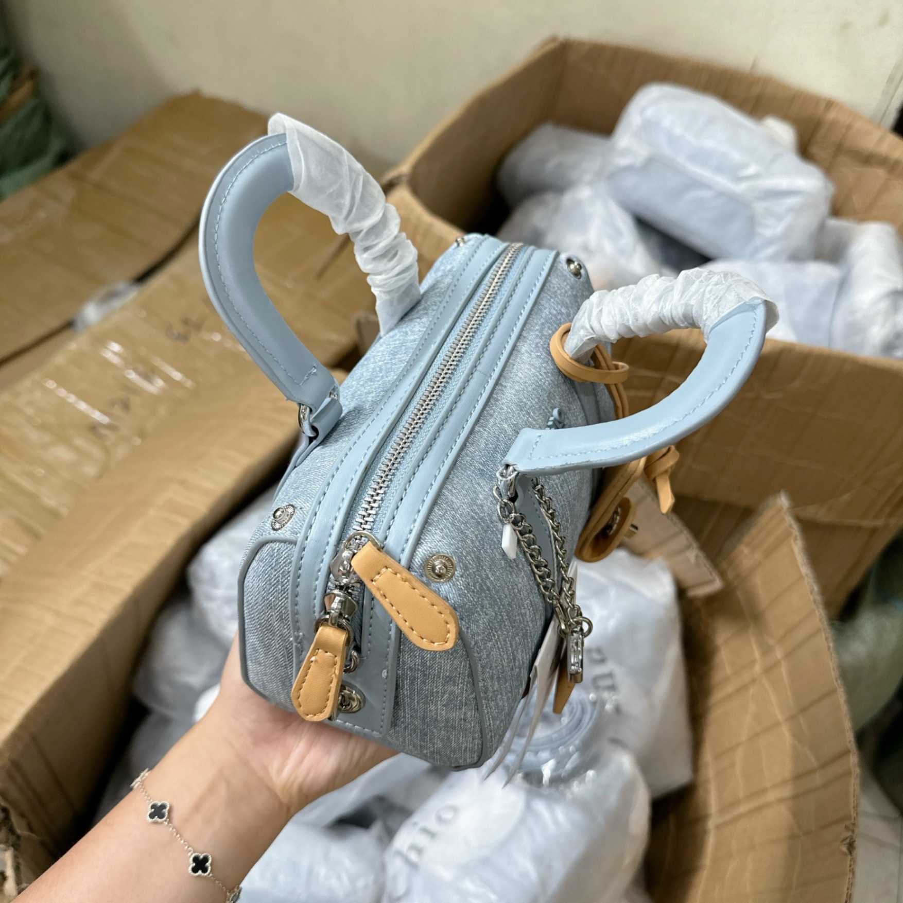 TÚI CHIO’2ND DÁNG TRỐNG MÀU XANH