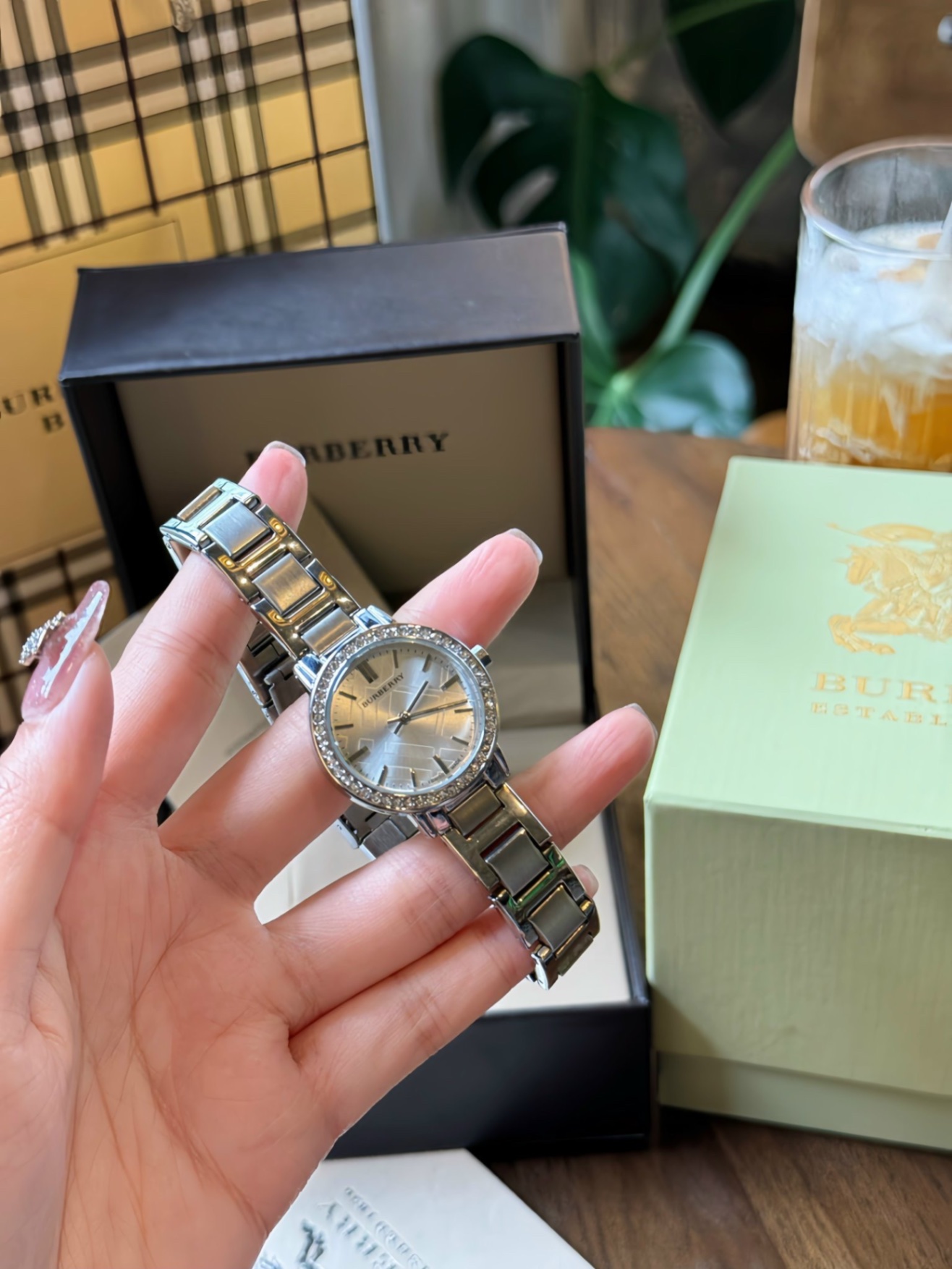 ĐỒNG HỒ LIKE AUHT BBR NỮ XUẤT DƯ