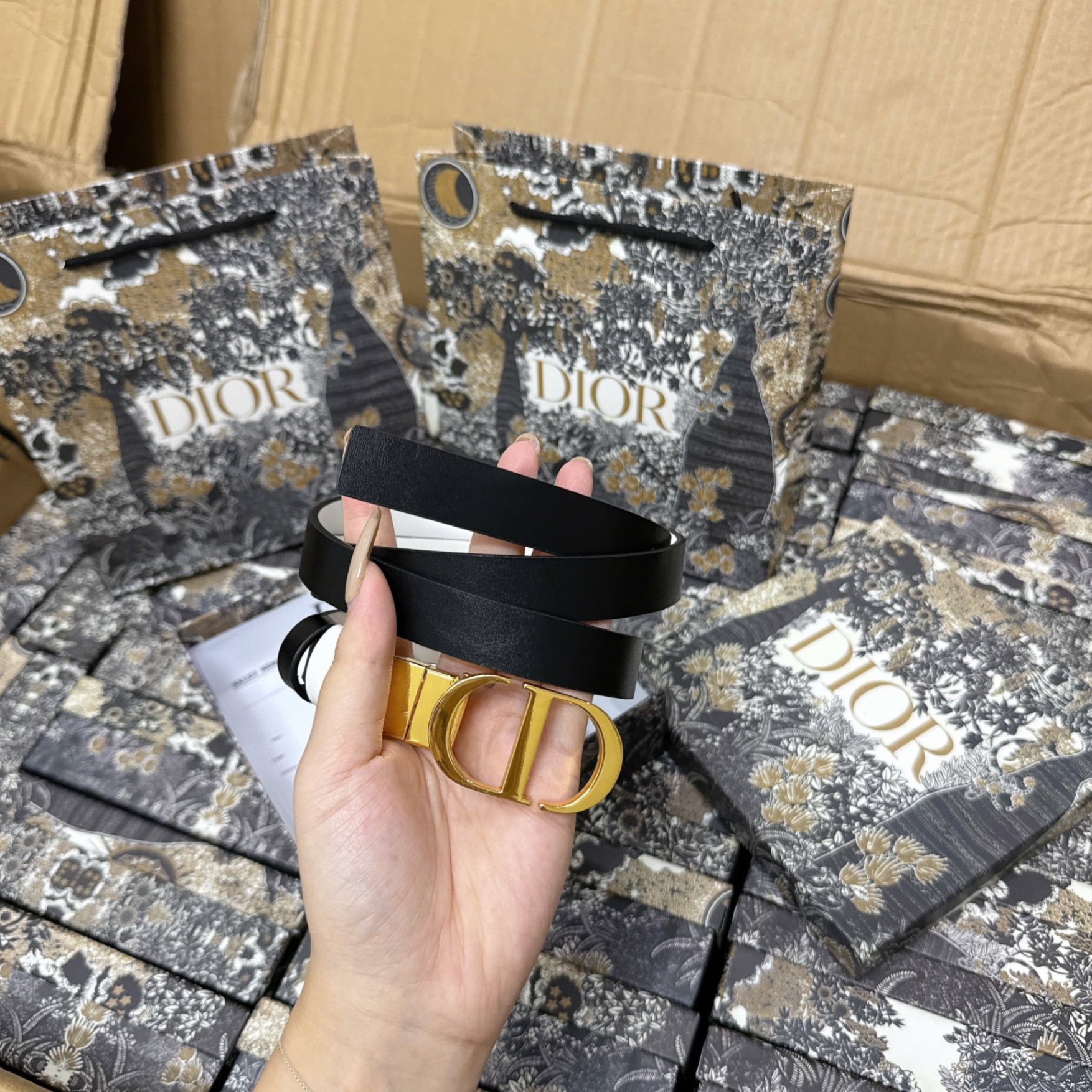 THẮT LƯNG DIO FULL BOX