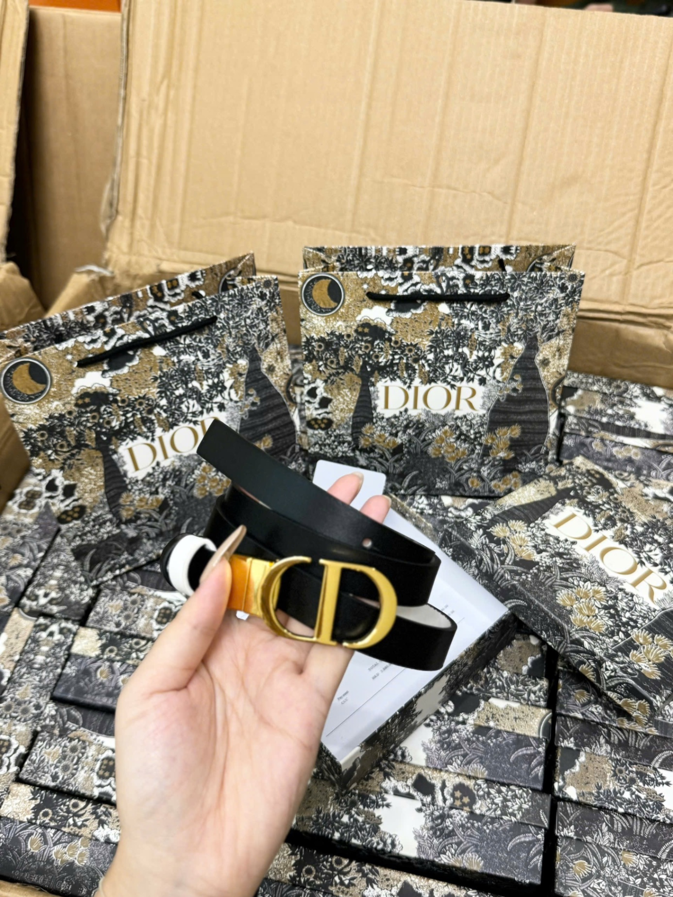 THẮT LƯNG DIO FULL BOX