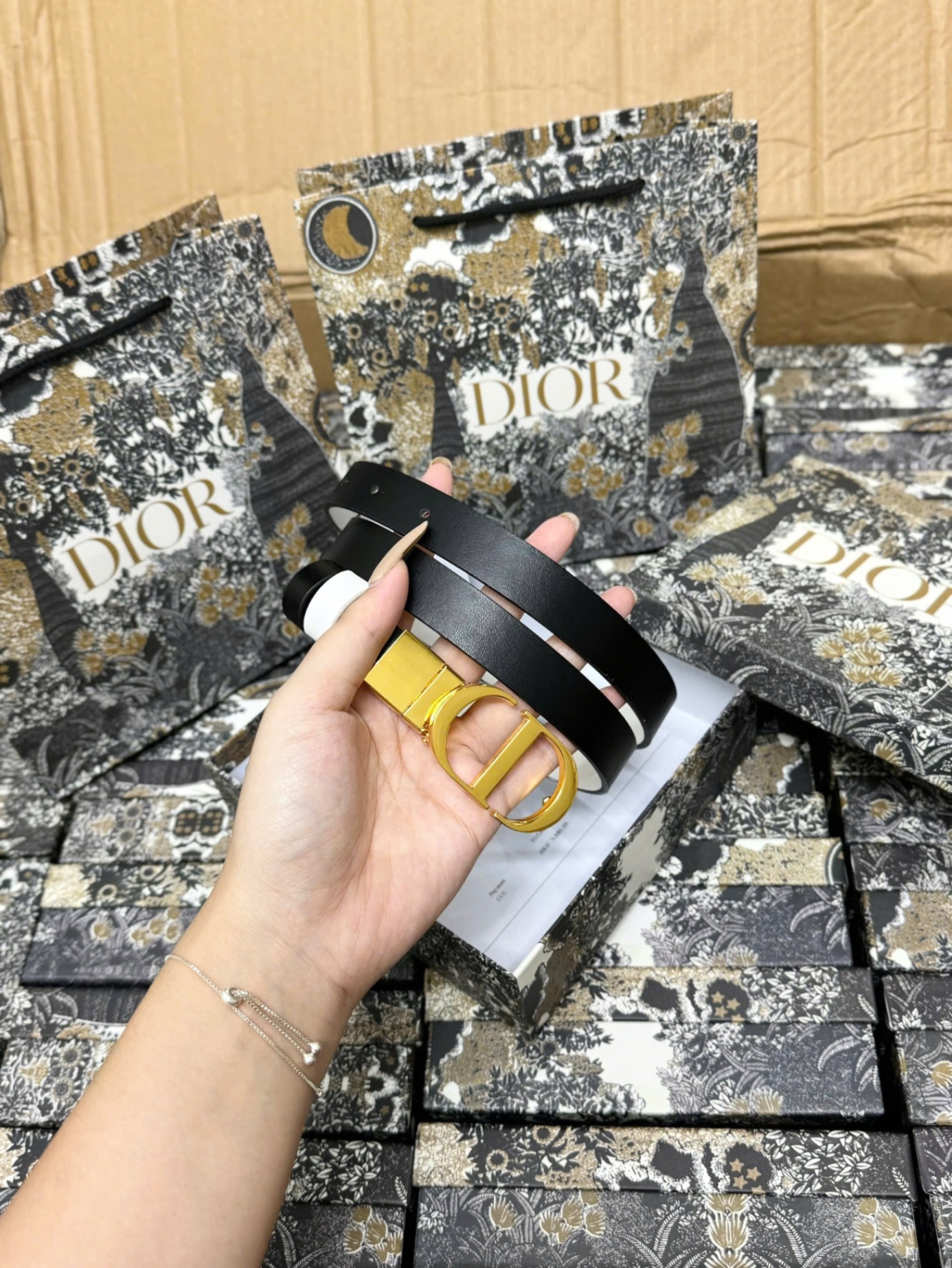 THẮT LƯNG DIO FULL BOX