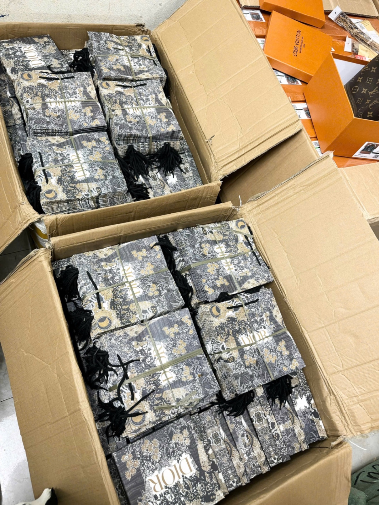 THẮT LƯNG DIO FULL BOX