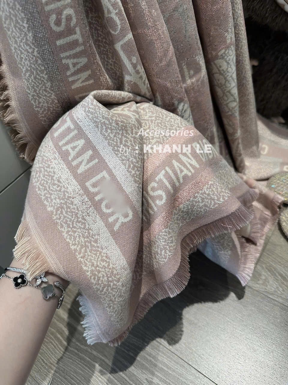 KHĂN DẠ LEN DIO HỒNG QCCC NEW